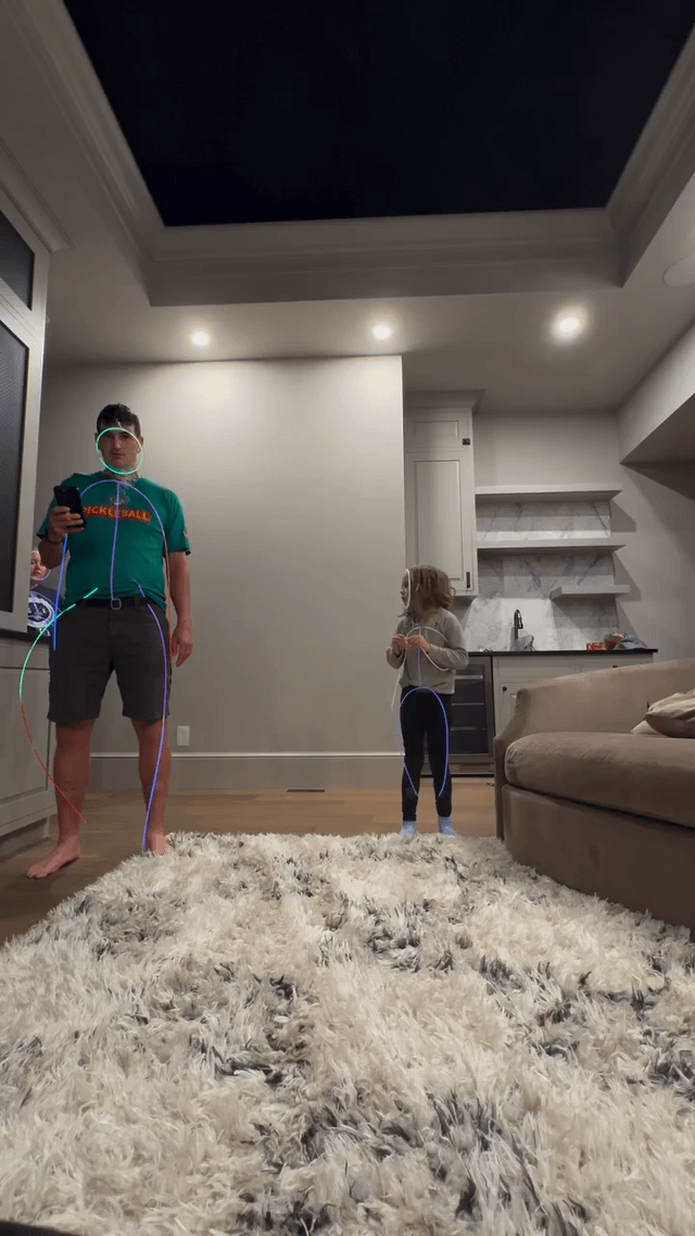 100-Pack Glow Sticks with Connectors for Parties