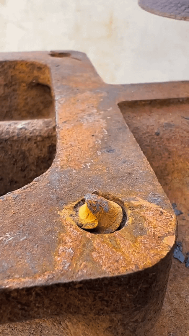 Broken Bolt Extractor for Stripped Screws Removal